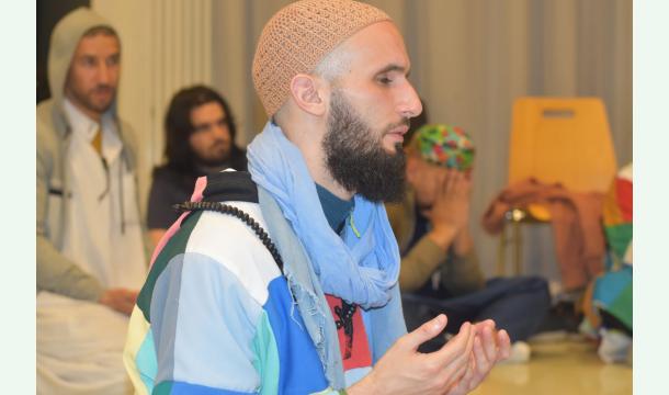 Cover Offrir le sabre d'un manga (Bershek)à sidi Christophe 🎬🗡️ En echange il fera 40 QIYAM LAYL ♥️📿