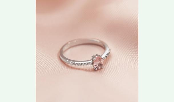 Cover Acheter une bague de fiançailles et faire sa demande