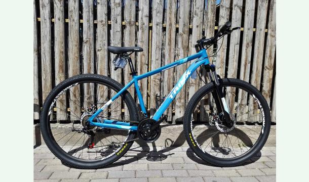 Cover Let's help our friend for his birthday