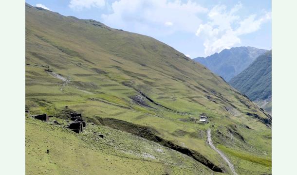 Cover À la rencontre des populations reculées
