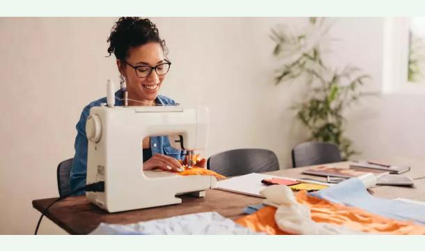 Cover HELP ME BUY A SEWING MACHINE.