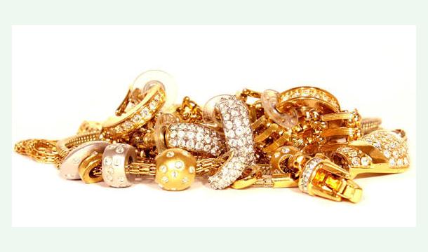 Cover Please give me some money to buy back the gold that has been pawned.