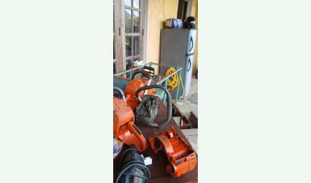 Cover To rent a place where customers hang out