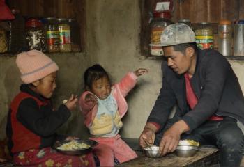 Soutien à la famille du porteur Sang B. porté disparu au Népal Unterstützung für die Familie des Trä...
