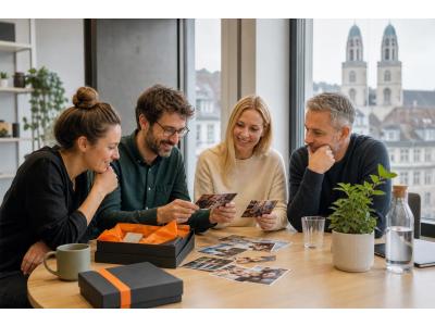 Team wählt gemeinsam ein persönliches Kollegengeschenk aus.