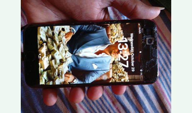 Cover Fix my mobile phone and pay my waterbil