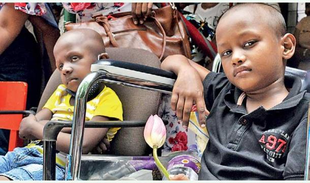 Cover Providing food and assistance to 500 students at the Cancer Hospital