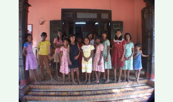 Cover Tiny hands, Bright future