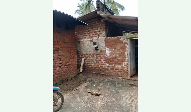 Cover Kita sering diminta "move on" Dan"menyelesaikan duka". Padahal,duka tidak semudah itu selesai, Dan m...