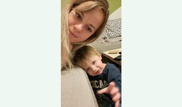 Cover Mutter mit Kind in Not