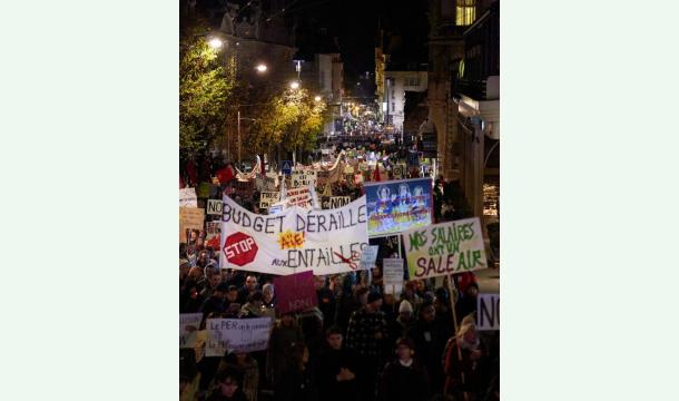 Cover Caisse de grève - Touche pas à mes services publics