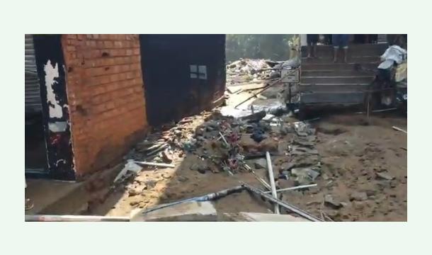 Cover Aidez-nous : inondations + glissements de terrain.