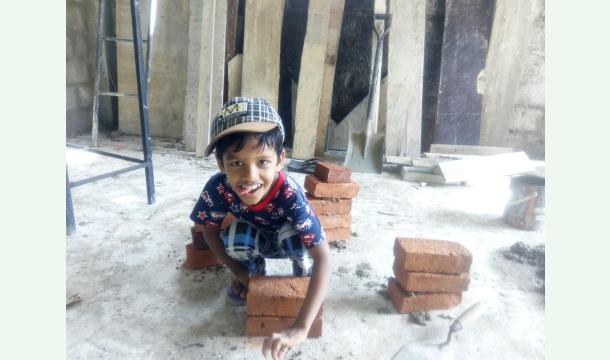 Cover Help, build the house 