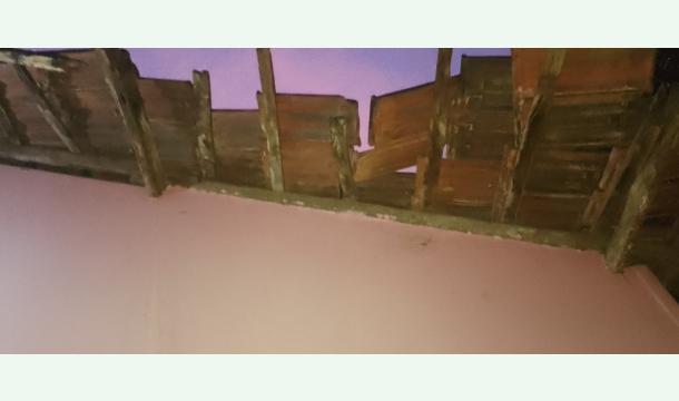 Cover To repair the roof of the house