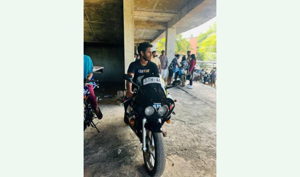 Cover Please help me buy a bike.