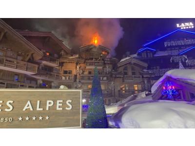  Incendies à Courchevel et Verbier touchant un hôtel et un chalet avec enjeux de solidarité locale