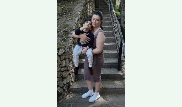 Cover Ein Schritt nach draußen. Ein Stück Freiheit. Bitte hilf.